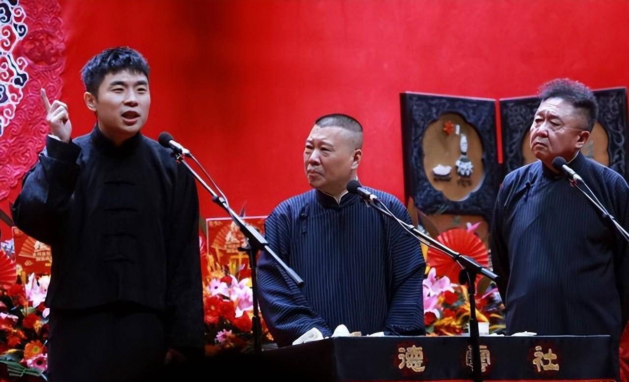 杨鹤通和冯照洋是搭档,这两位在纲丝节期间也是很忙碌的.