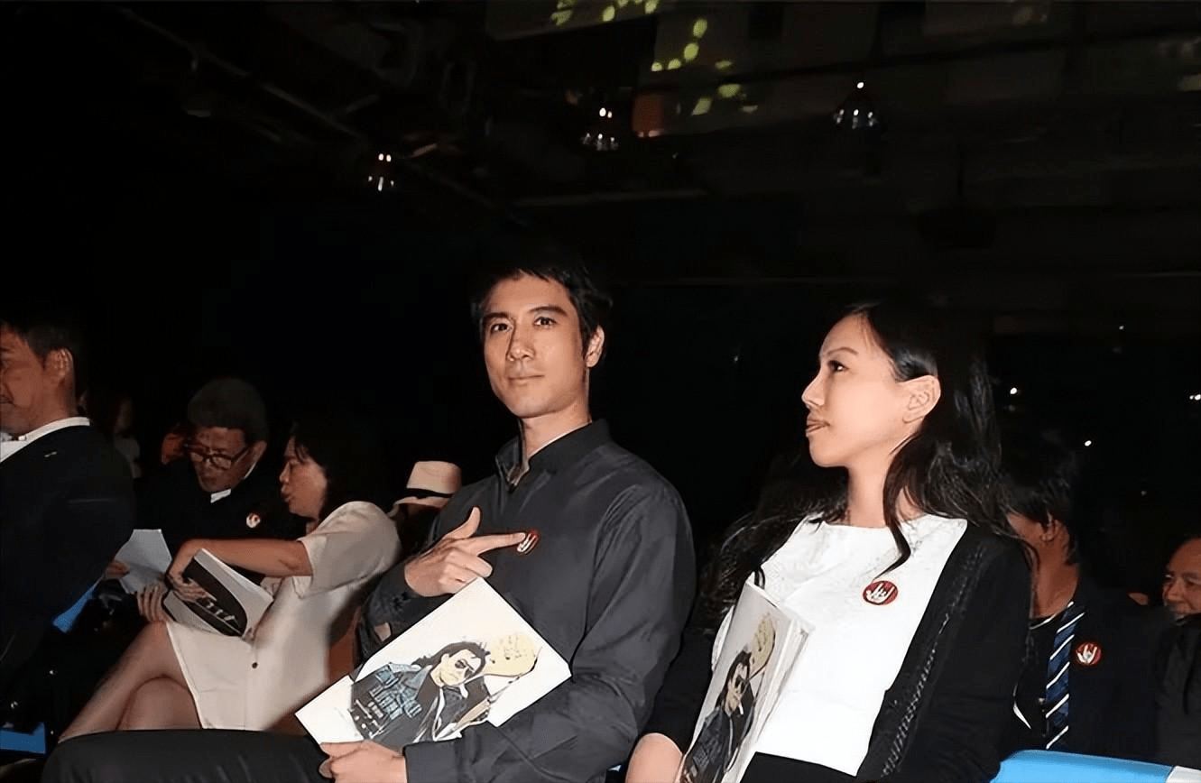 花费上百万元,李靓蕾成为大输家!_孩子_网友_女友