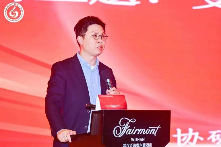 上海方达律师事务所高级合伙人季诺分别发表演讲