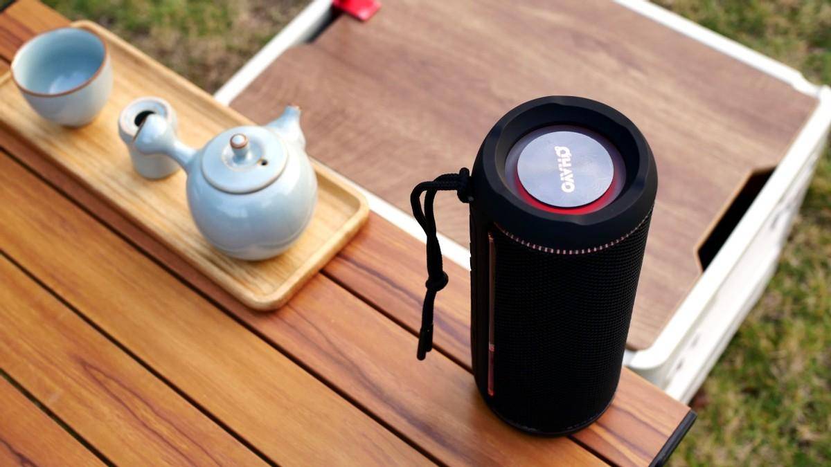 露营好物:雷登X30户外便携蓝牙音箱,澎湃重低音,RGB炫彩灯效