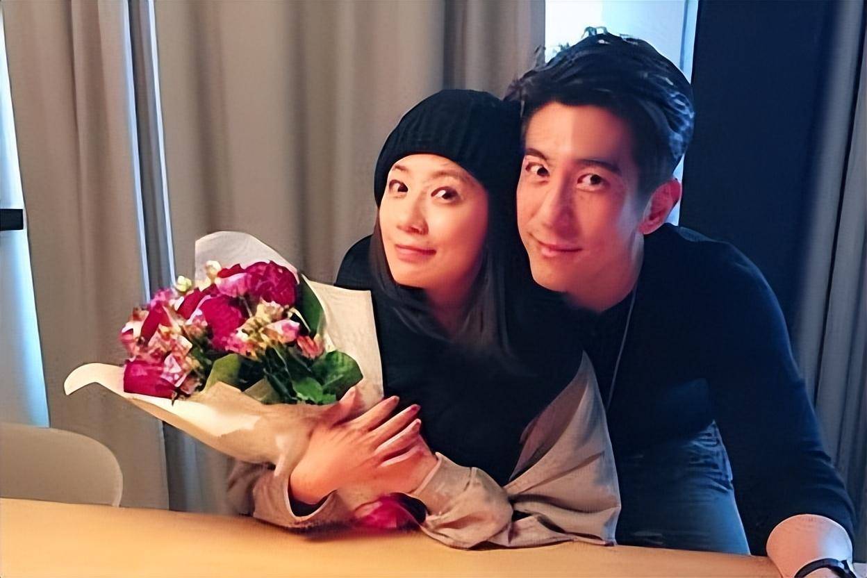 贾静雯修杰楷庆祝结婚八周年-我们幸福甜蜜我们自己知道_网友_质疑