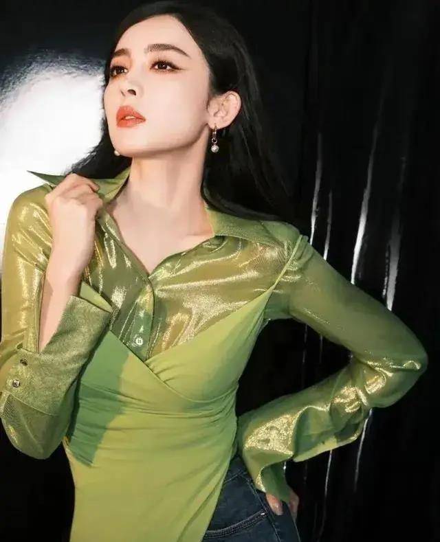 古力娜扎创意穿搭,裙子下搭裤子,潮流又时尚_风格_气质_网友