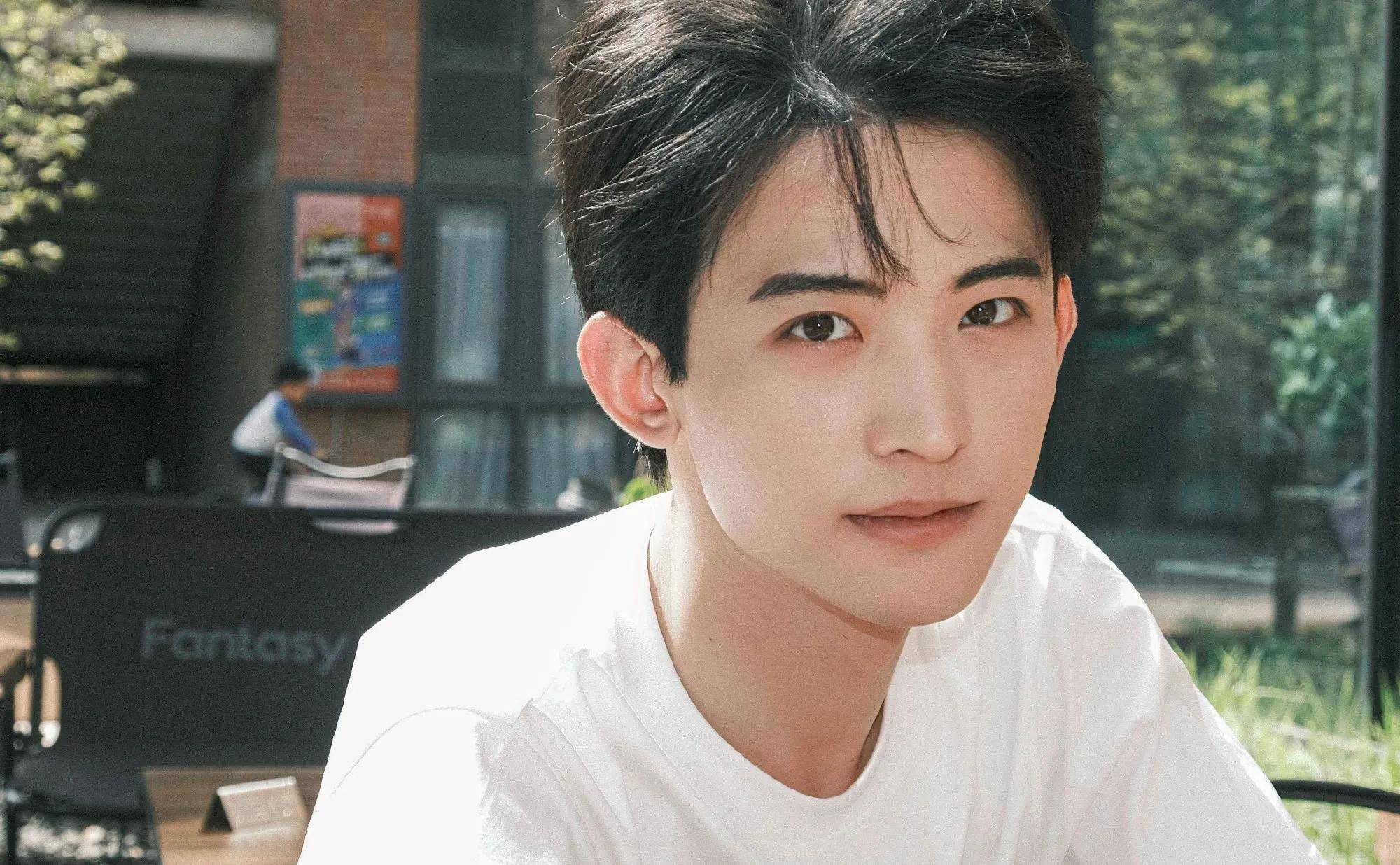 《一念关山》常华森:是学霸也是校草,因选秀出圈,26岁野心勃勃_李同光