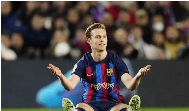 德容强调了球队目前的积分差距,并表示"还有很多时间来挽回局势