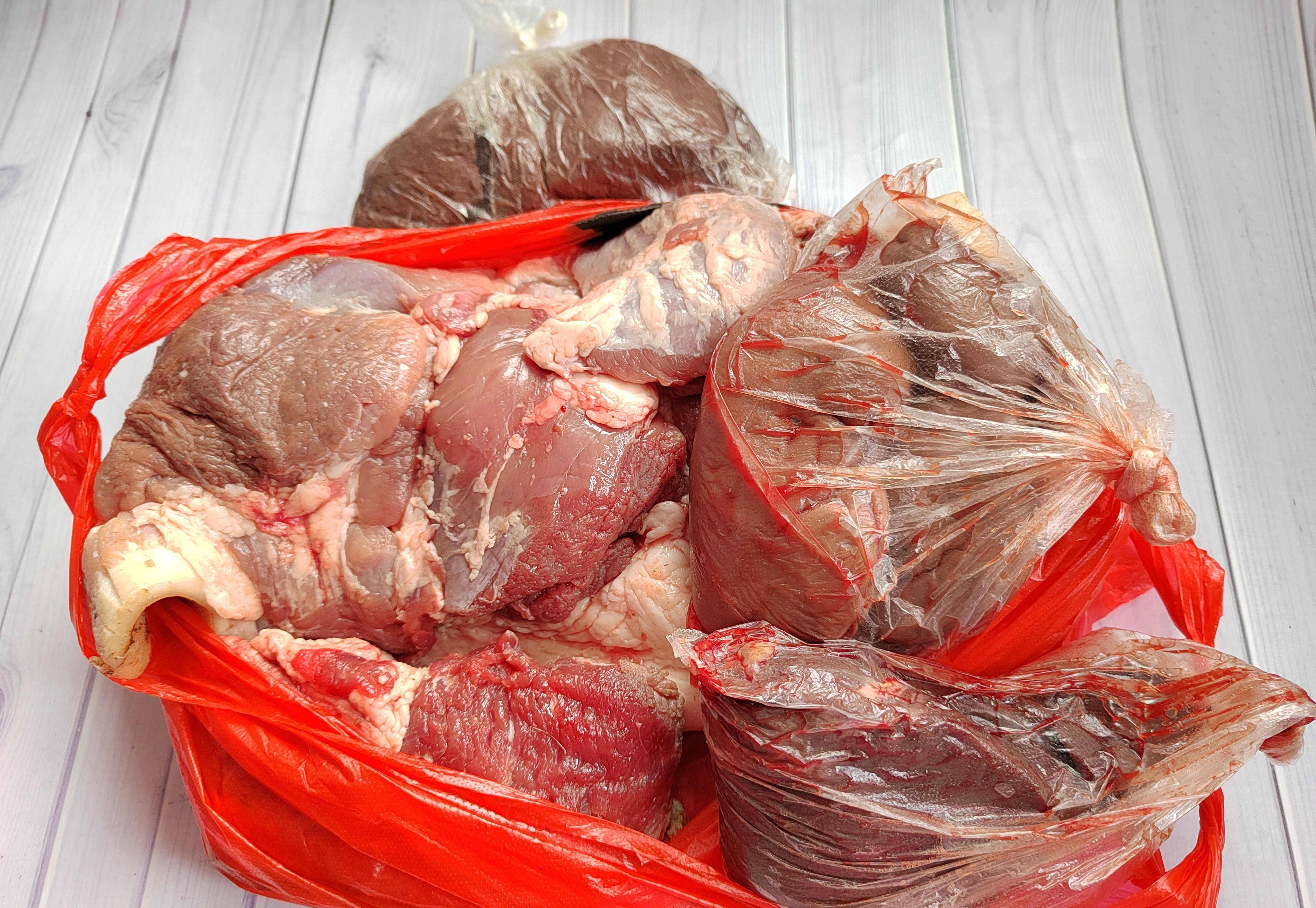 江西婆婆真"豪气",给儿媳送来一大堆肉和菜,网友:家里有矿吧