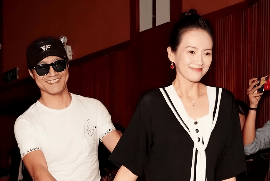 将朱丹与章子怡截然相反的婚姻状态,体现得淋漓尽致_周一围_原生家庭