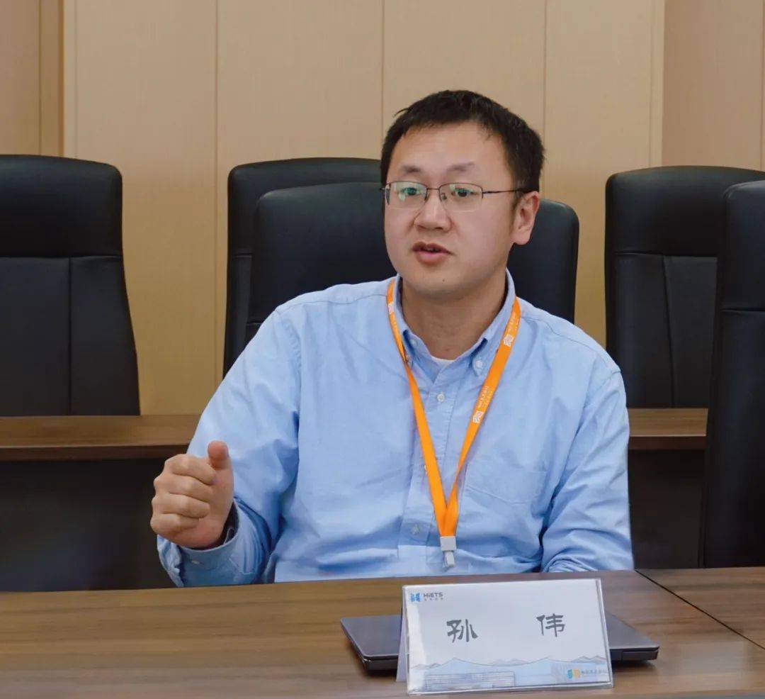 歌尔集团副总裁,歌尔教育校董胡双美一行到海亮素质教育集团考察交流