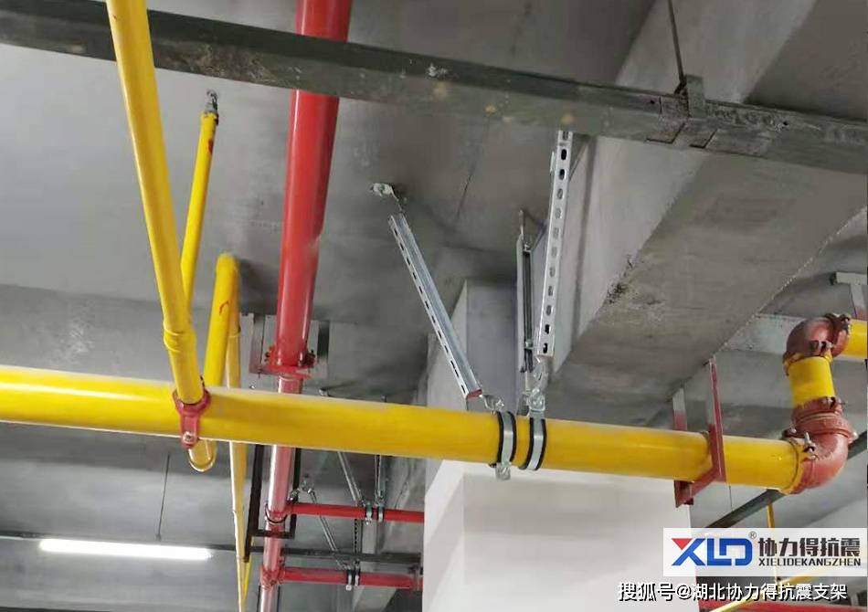 矩形风管双向抗震支架-通风管道抗震支架在抗震支架制作选手工制作