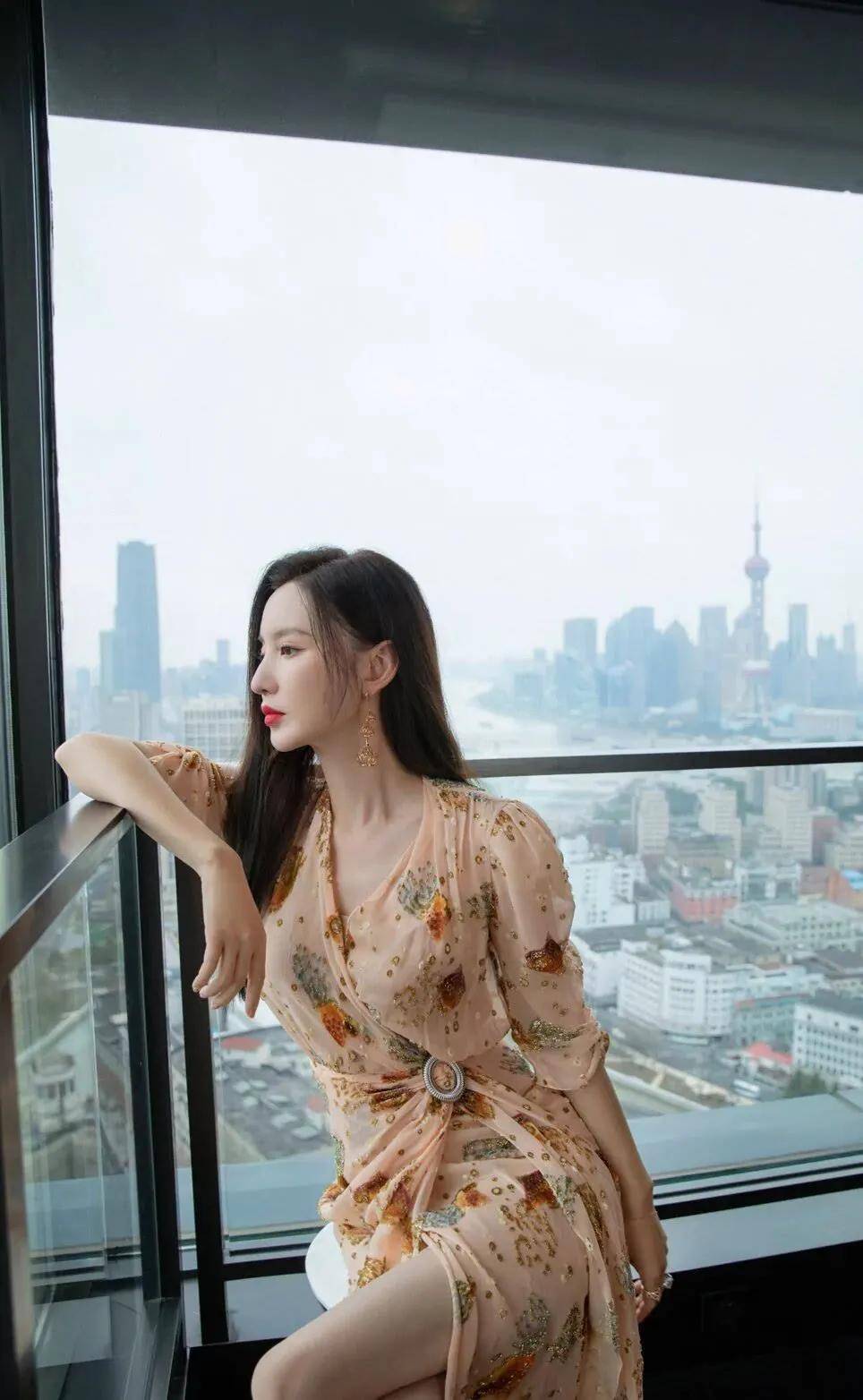 张萌的真实身份究竟是谁,为何很多人喊她老板娘?_姚克_公司_女人