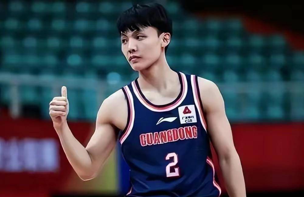 徐杰韧带撕裂悬念揭晓,徐杰姐姐发声,球迷盼早日康复_广东_比赛_北京