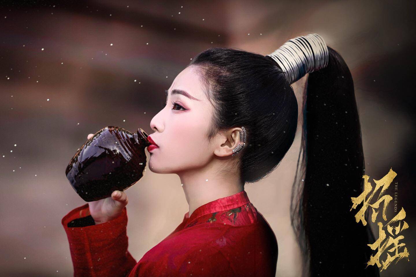 在早期她和李一桐可是共同在《朝歌》中出镜,也就是说于正的两只手