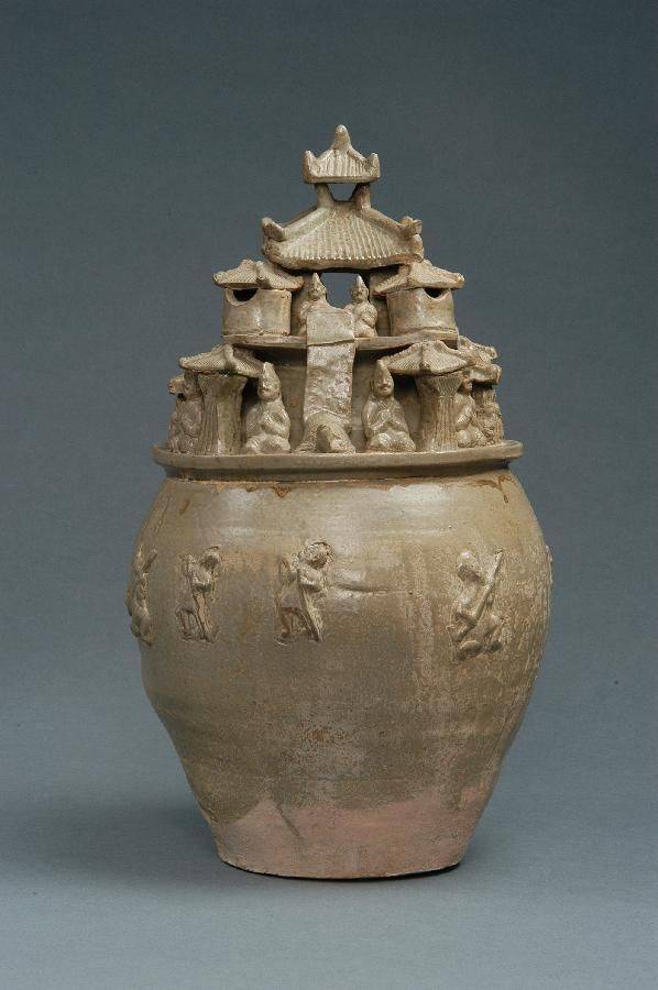 126 中国国家博物馆 "赤乌十四年"款青釉虎子127 南京市博物馆 青釉褐