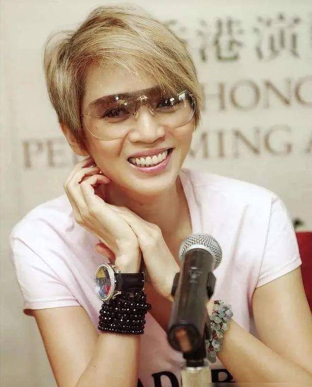 香港乐坛十大女歌手唱功排行,陈慧琳勉强上榜,叶倩文只能排第五_歌曲