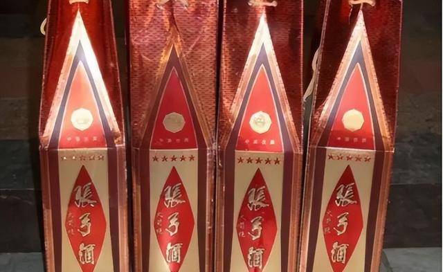 家中每一瓶都是珍品,大家都说:老爷子真会喝_黄鹤楼_酒水_口感