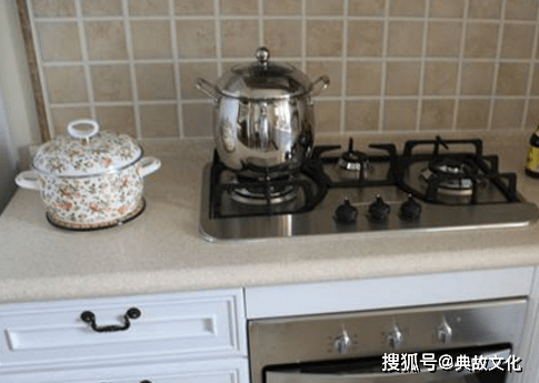 灶台下放几个5角钱风水_硬币_位置_五行