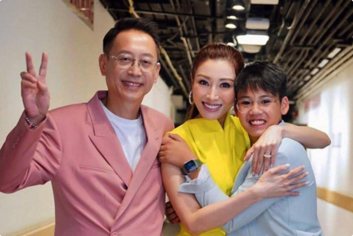 李嘉欣儿子亮相,眉眼与父亲如粘贴复制_许建彤_许世勋_许晋亨