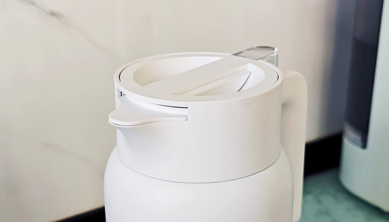 米家保温壶开箱,1.8L大容量+24小时长效锁温,安全不漏水