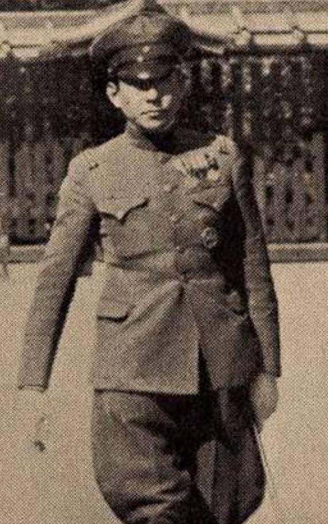 曾为奥运会冠军的西竹一,如何让美军都深感惋惜,并对其不断劝降_日本