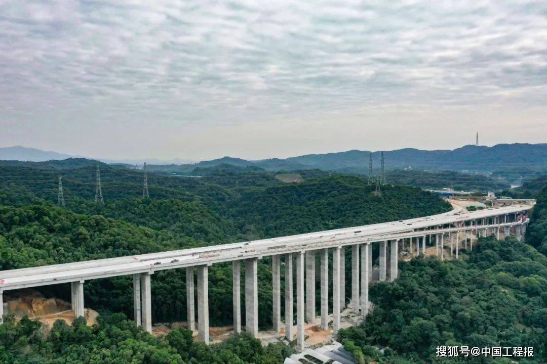 廣州白雲國際機場第二高速南段工程sg05合同段15座橋全部架樑完成