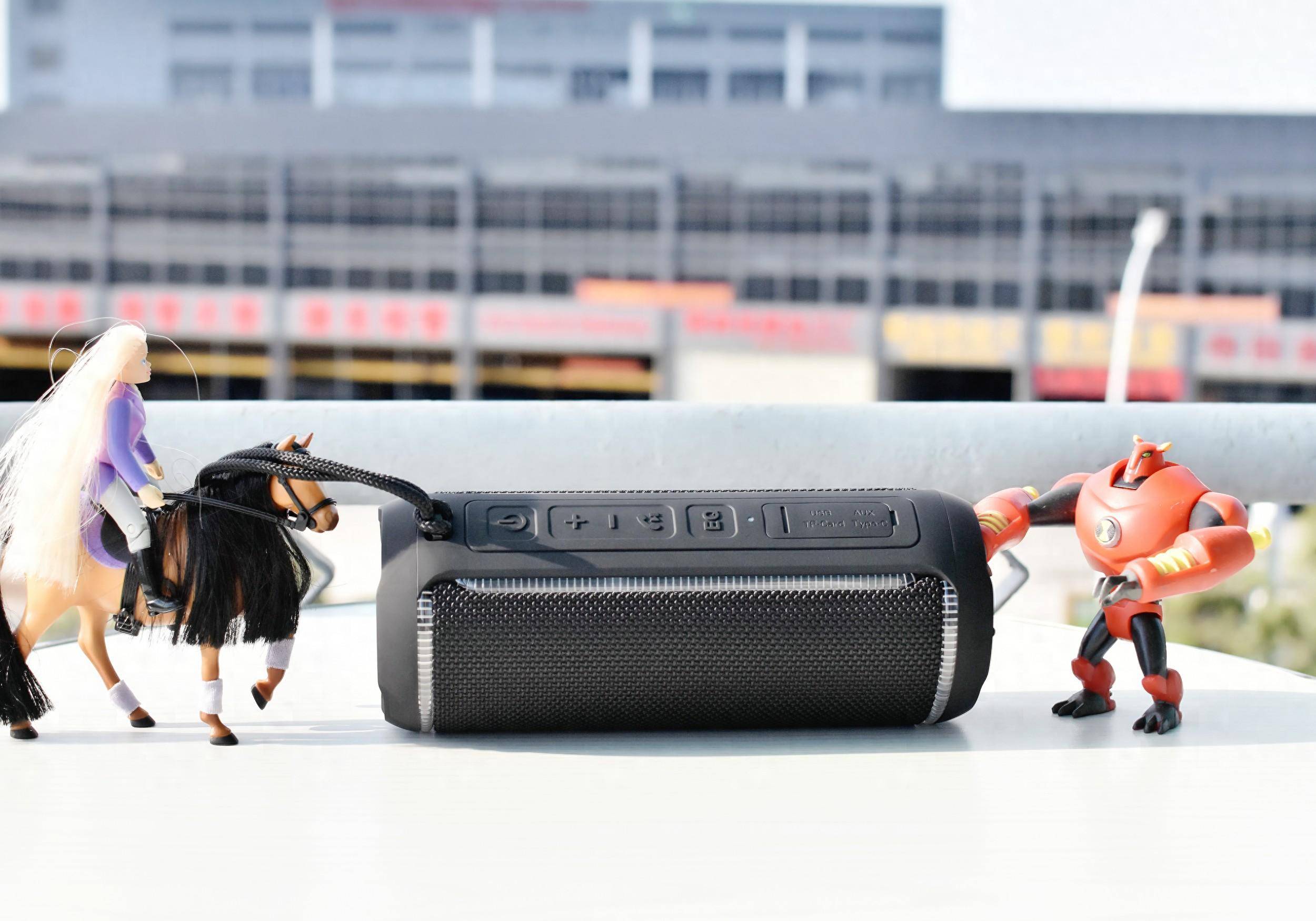 小巧便携却震撼人心,让音乐无处不在的雷登x30蓝牙音箱体验分享_的