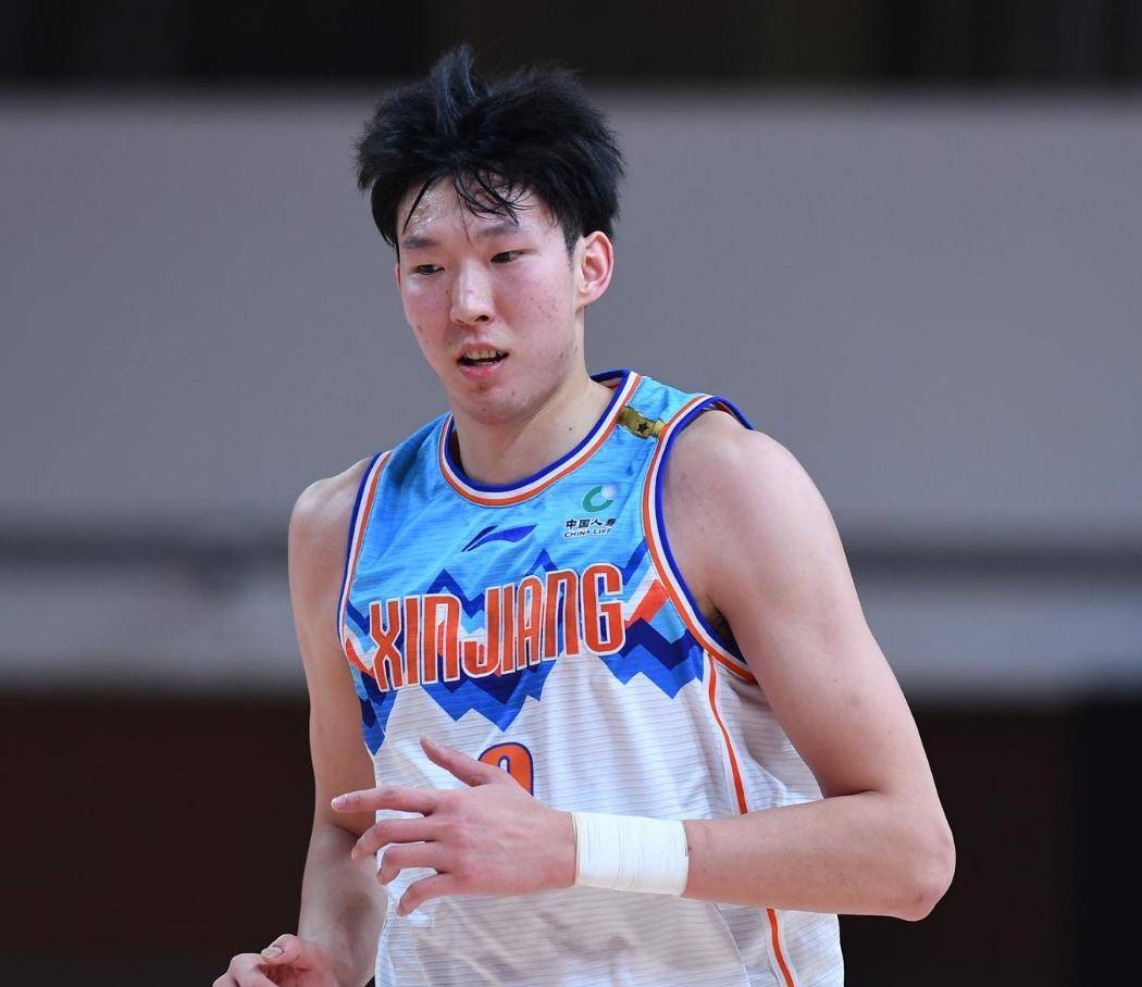 周琦短暂加盟过火箭队就被淘汰了,为何无法在nba立足?_比赛_防守_伤病