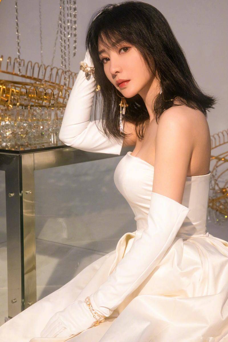 善恶终有报,42岁无人敢娶的柳岩,已经成为了一个笑话?_身材_男友_男生