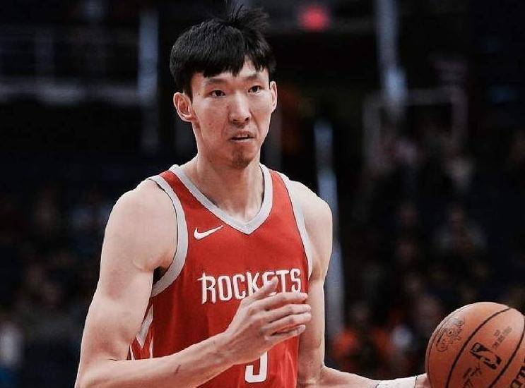 周琦短暂加盟过火箭队就被淘汰了,为何无法在nba立足?