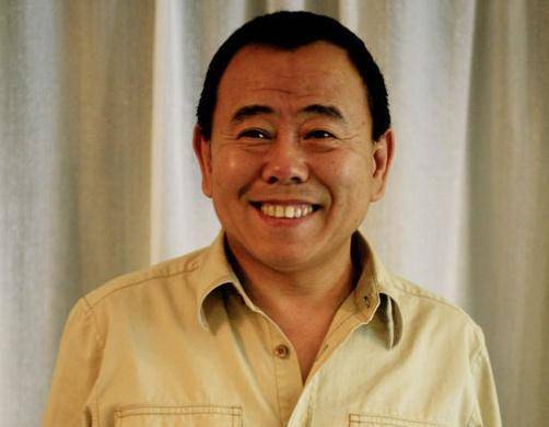 最萌身高差:潘长江三块豆腐高,弟弟且人高马大,网友:老天不公_潘长甬