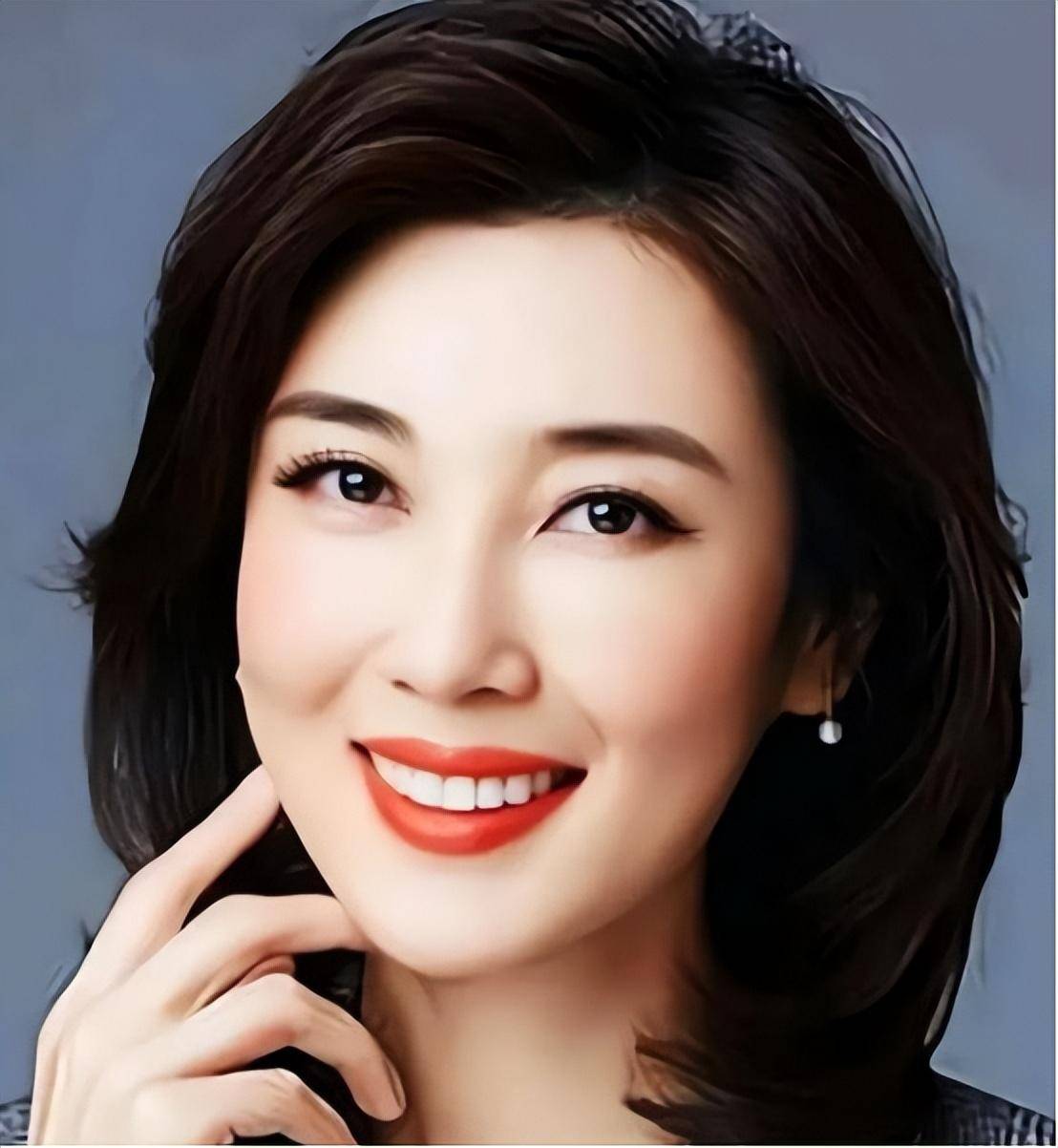 李红从"农村小妹"到"电视名嘴",她的成名路比你想得更艰辛