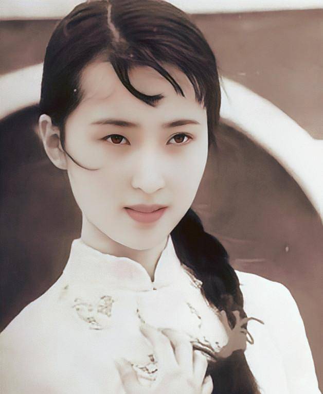 却得到了大师的这样一个回复"这个字念也,是草字头下面一个也,是南方