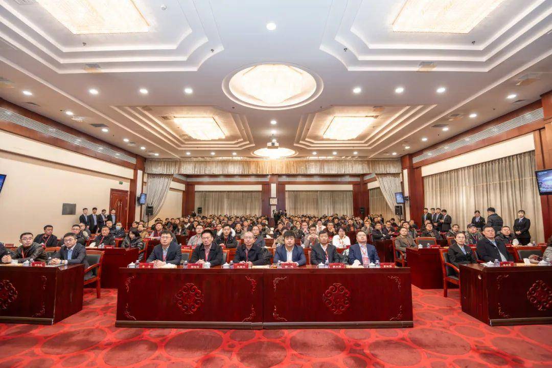 15日欢迎晚宴,中国巨力集团党委副书记,巨力索具董事长杨建国讽表