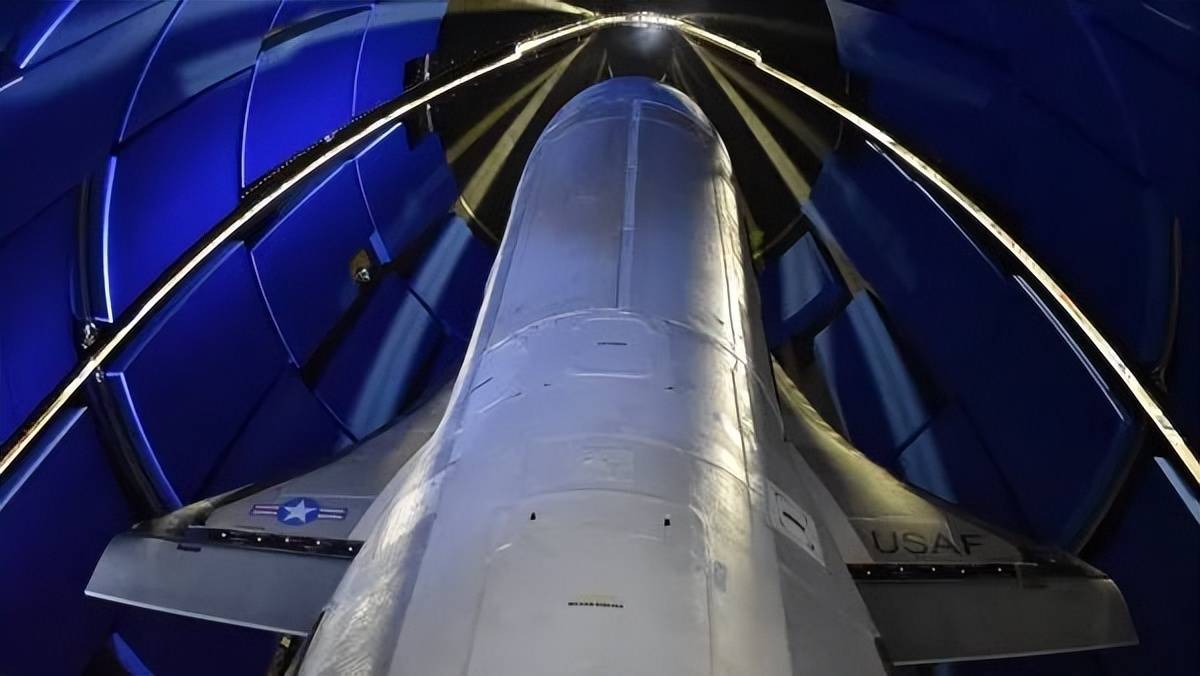 24小时，中美将先后发射绝密空间飞行器，悬在美国头上的利器_手机搜狐网