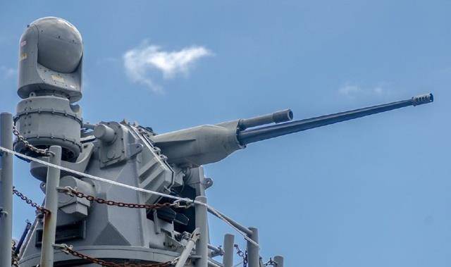 美帝m242型大毒蛇链式机关炮,最大射程达4000米