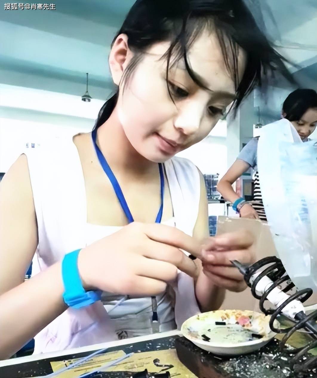 94年,我和初恋女友去广东打拼,她嫁给福建老板,我娶了深圳老婆_陈芳