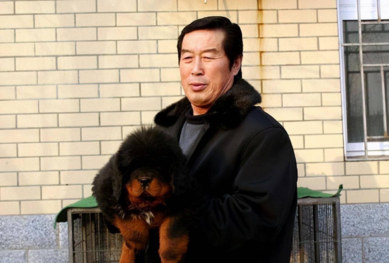 "马家军"教练马俊仁:风光正盛被爆黑料,回家养藏獒再成人上人_训练