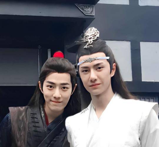 众星为灾区捐款数目曝光,李佳琦豪掷500万,王一博肖战不如粉丝_韩红