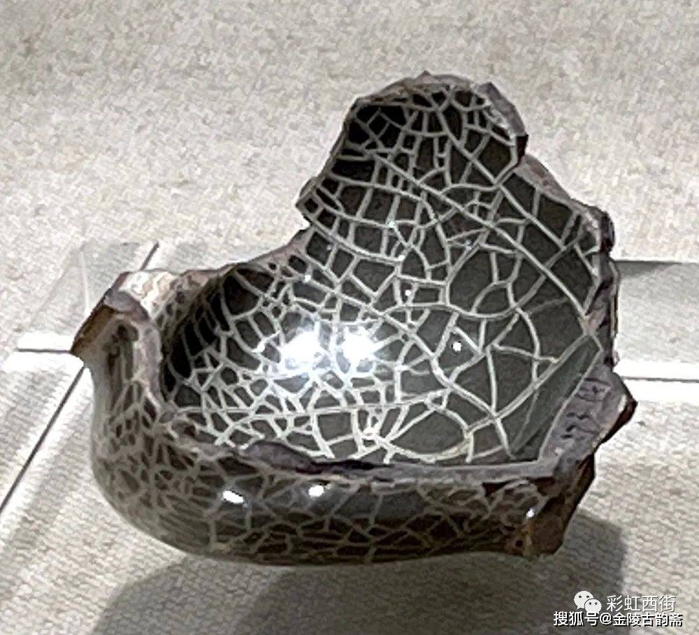 龙泉青瓷博物馆 | 哥窑瓷器专题展和大窑,溪口窑遗址及瓷片标本_窑址