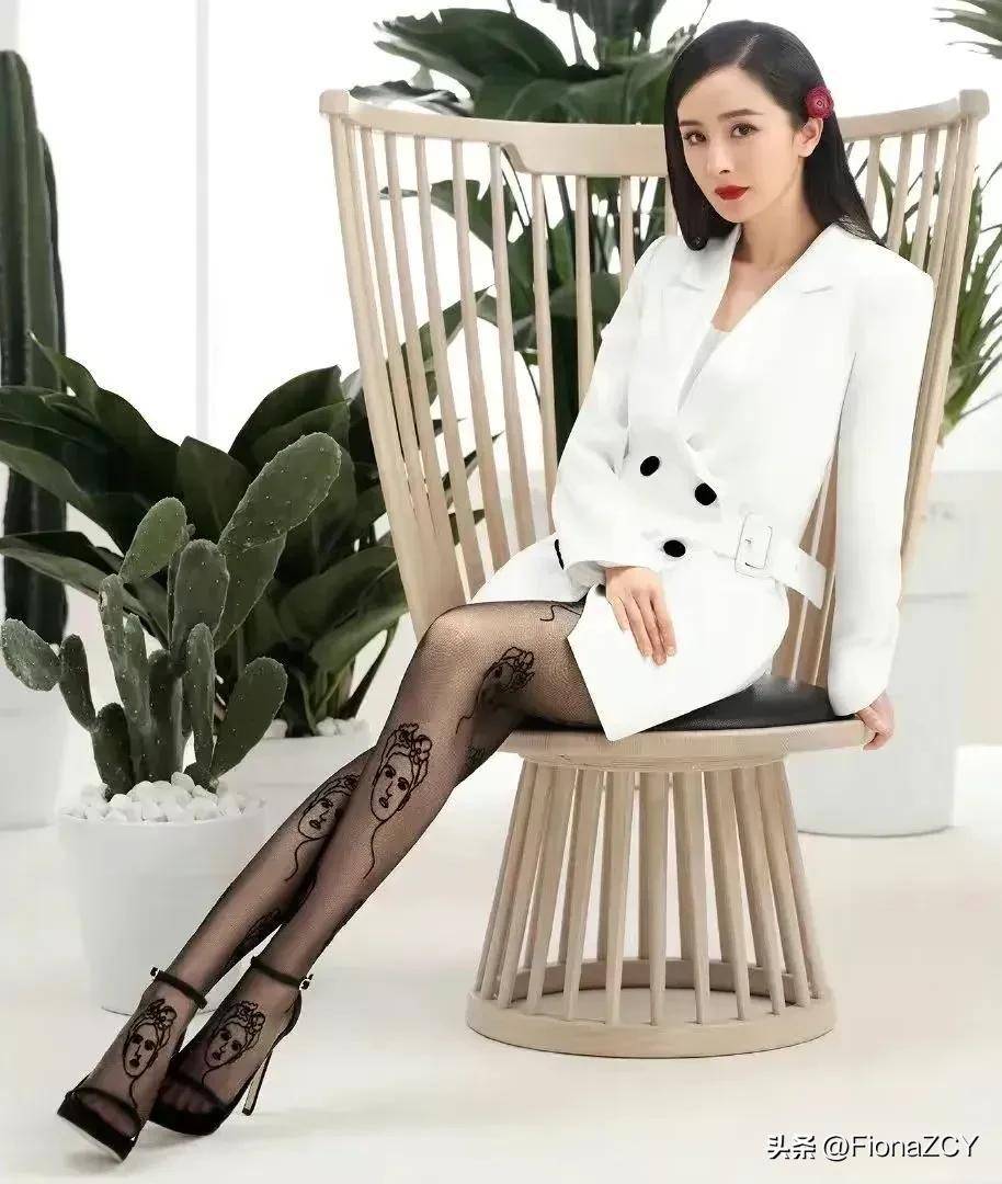 杨幂的好身材,让人心动不已_北京_性格_杂志