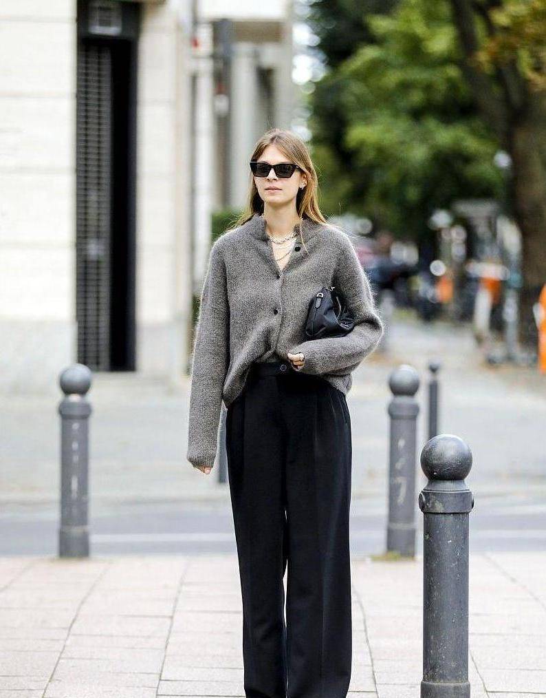 冬季极简风穿搭示范,黑白灰色系又耐看又时髦,怎么穿都不出错_黑色