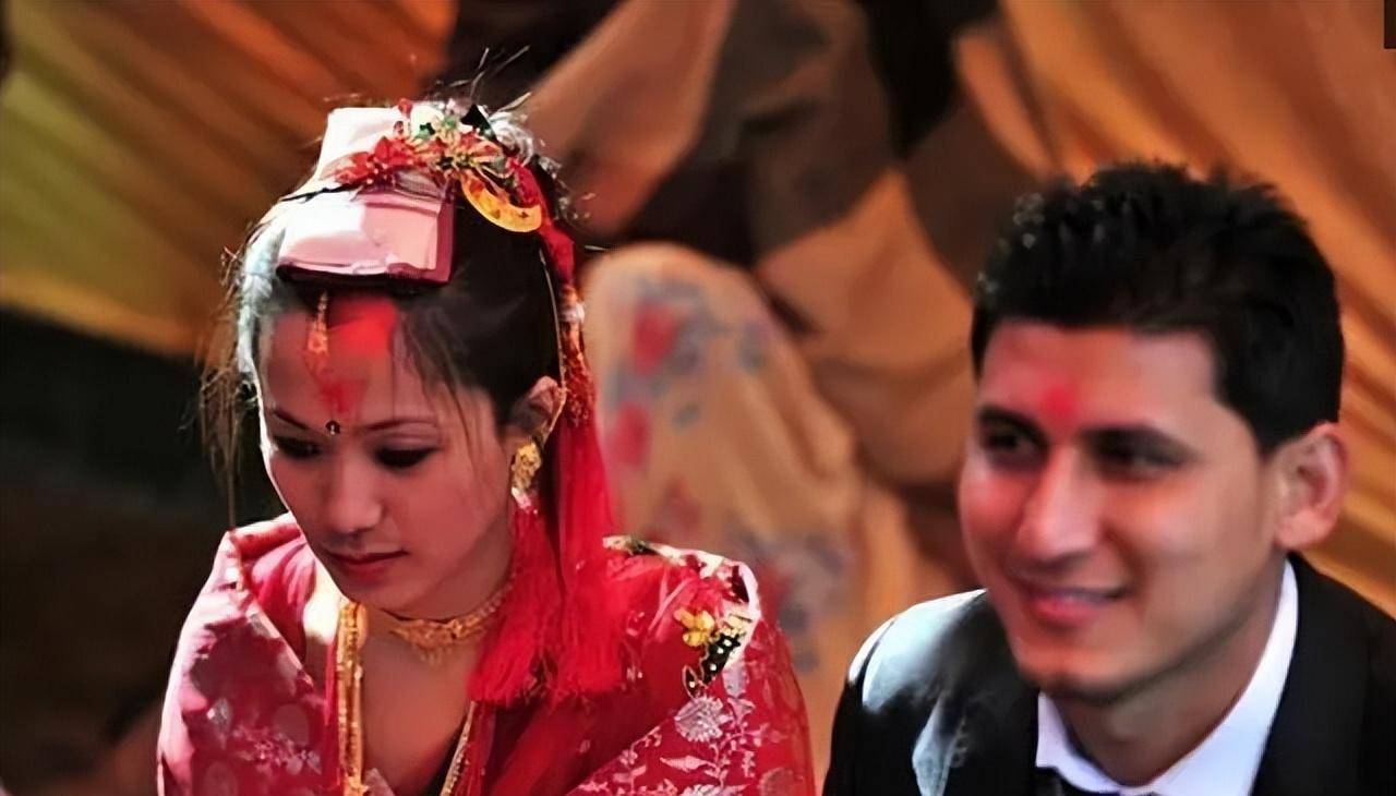 尼泊尔一妻多夫制图片