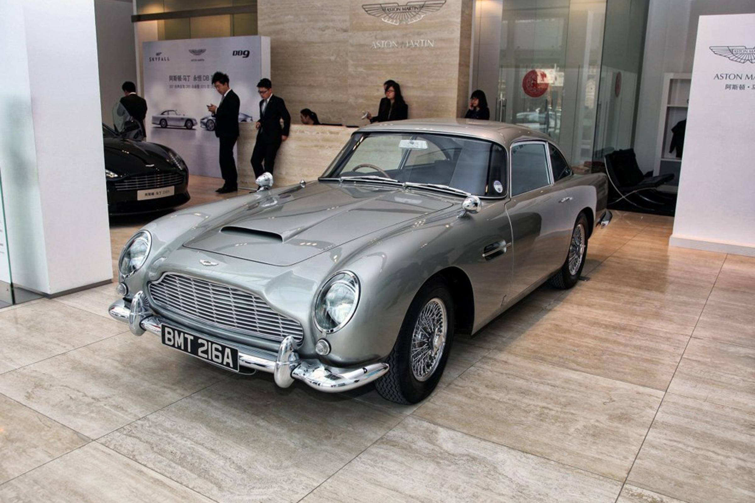 詹姆斯·邦德的db5特技车并不是真正的阿斯顿·马丁