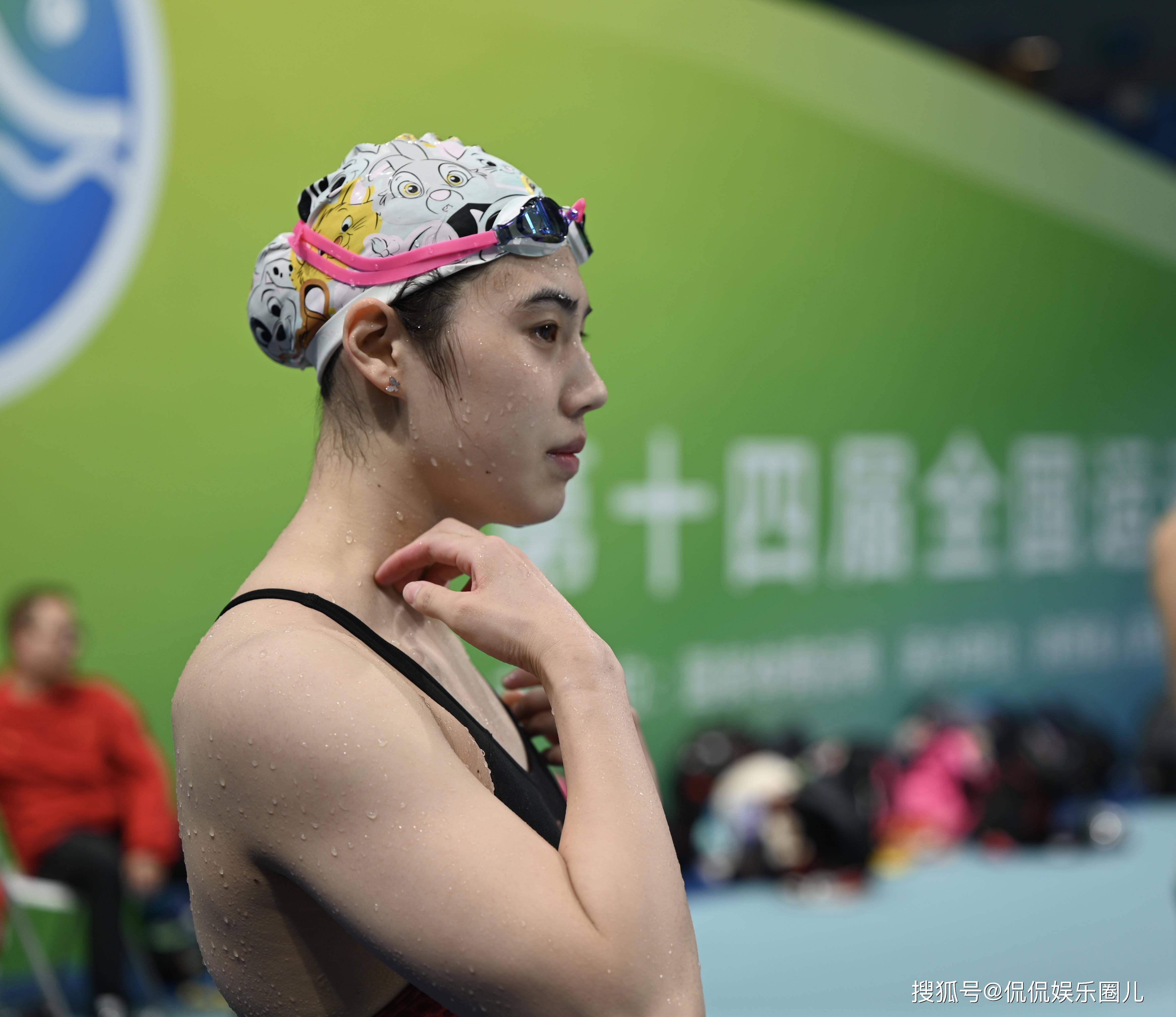 奥运游泳冠军张雨霏图片
