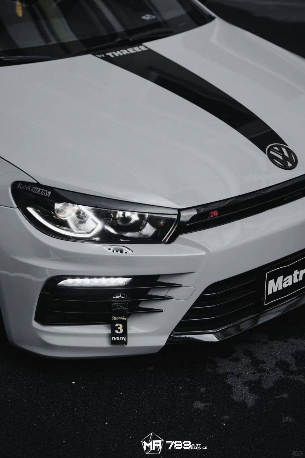 大众尚酷矩阵改色膜亚灰,帅气低趴的姿态与极简灰调_车群中_经典_灰色