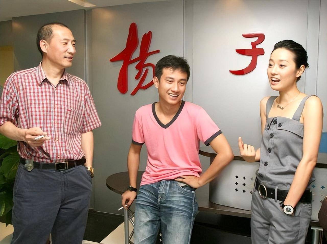 真实素颜状态曝光,与男友人聚餐凑近热聊_生活_婚姻_姚笛