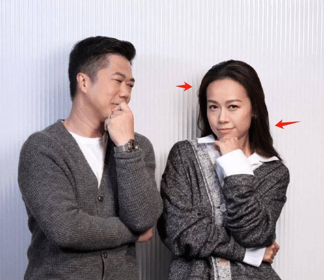 妻子汤洛雯腰身显粗疑怀孕,婚礼排场完胜前任_黄心颖_许志安_本人