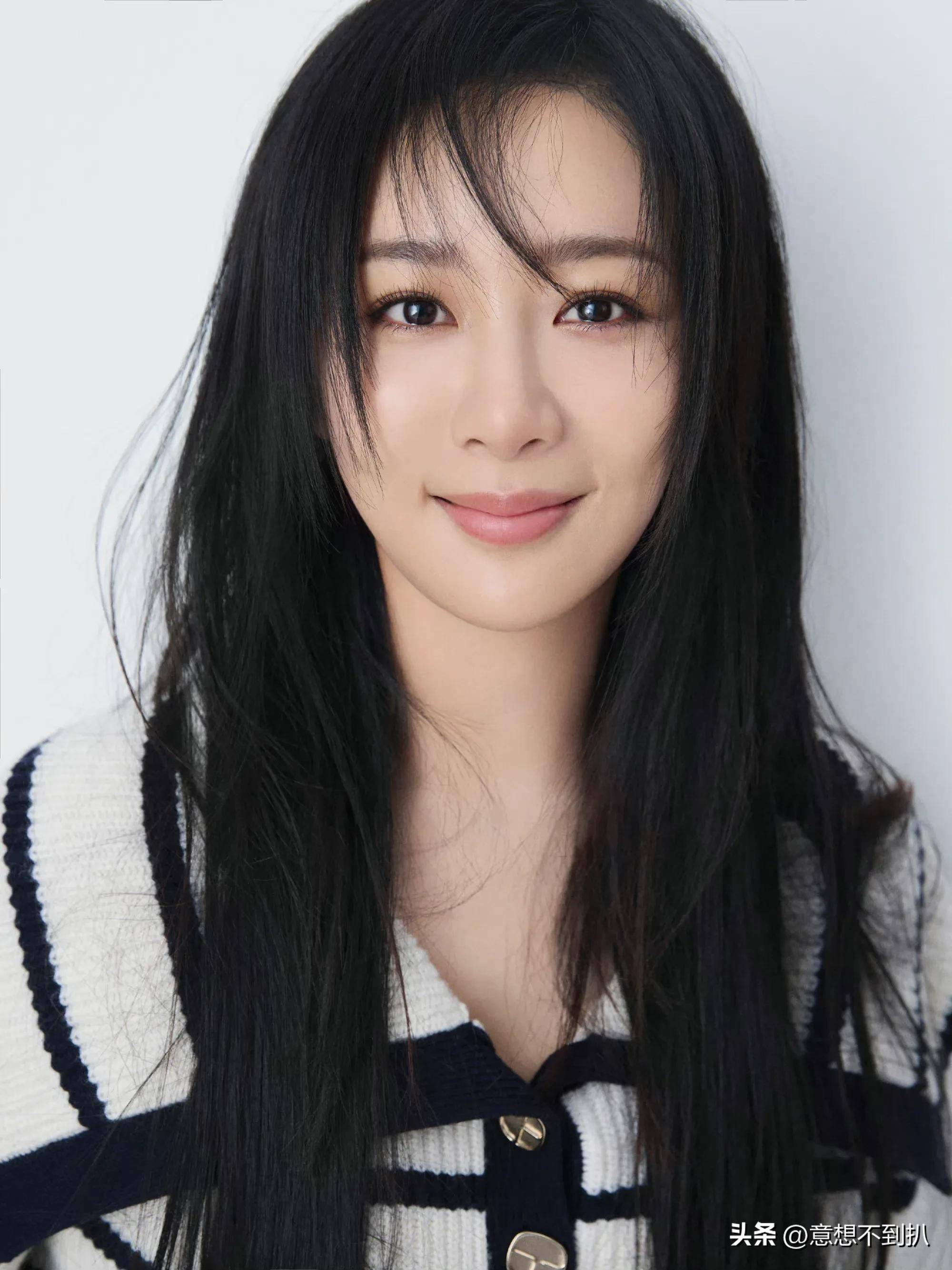 明星的童年照,杨幂与杨紫等比例放大,而张艺兴杨超越反差太大_小时候