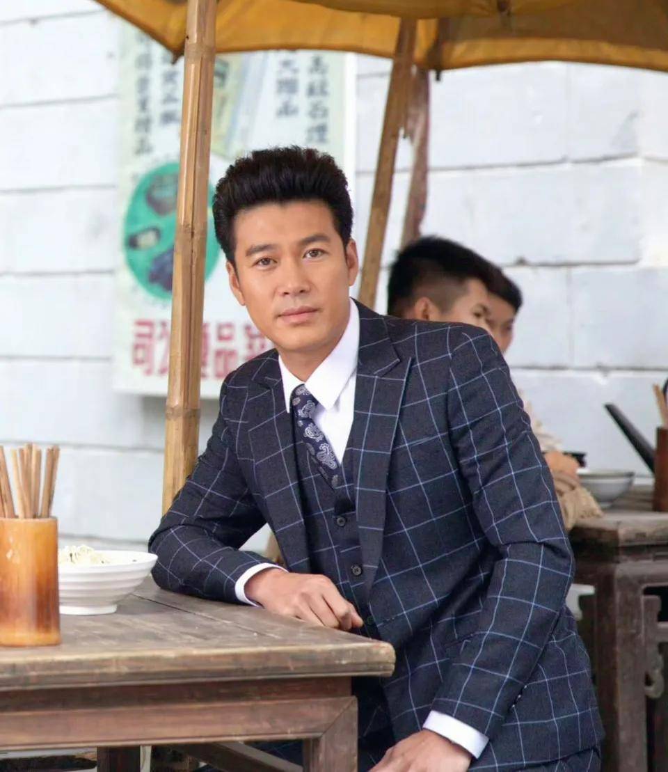 《画眉》孙玮:销售员出身,被贵人力捧,有两个女儿,妻子是演员_广润