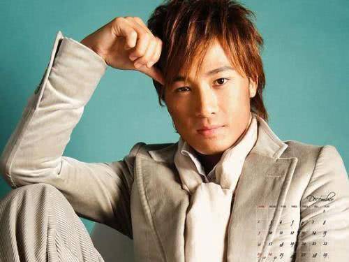 一个快被遗忘的男演员,25岁出道就走红,如今42岁让人认不出_许绍洋