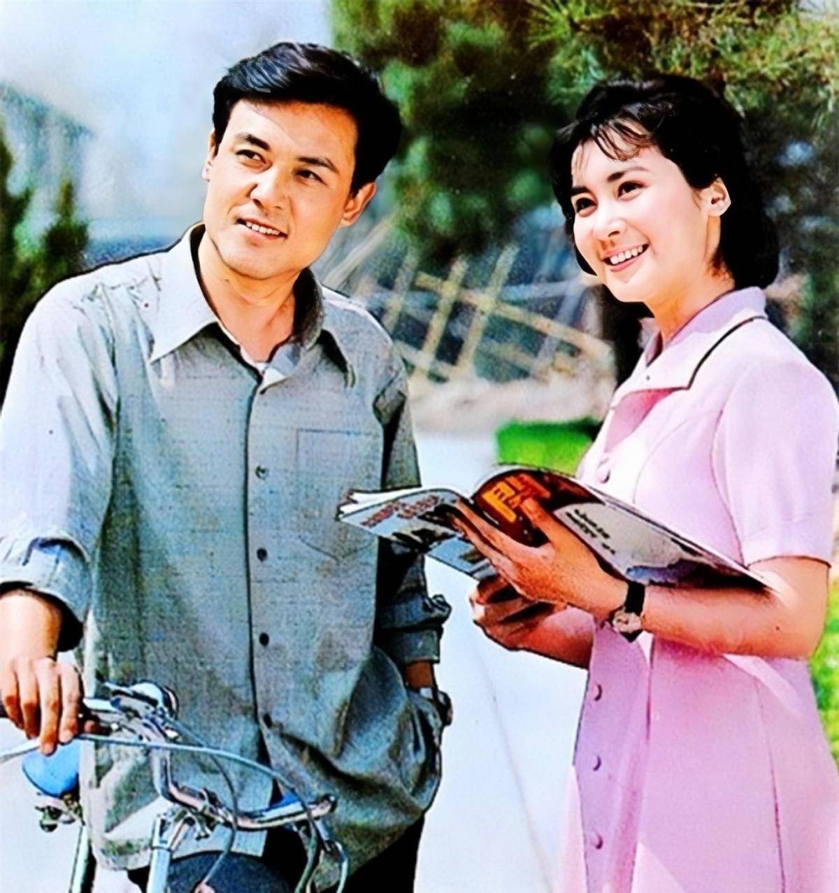 70年代男神达式常,娶大学同窗恩爱56年,真的是帅了一辈子啊_王文皓