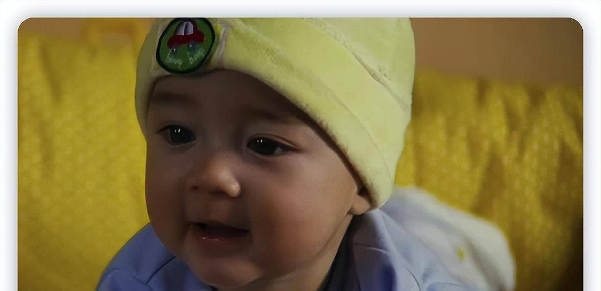 宝贝计划》混血宝宝长大了,留长发胡子显颓废,亚洲基因太明显_蔡志强